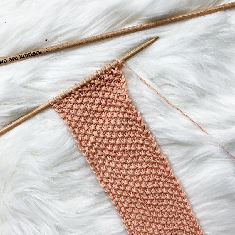 Knit a headband in seed stitch