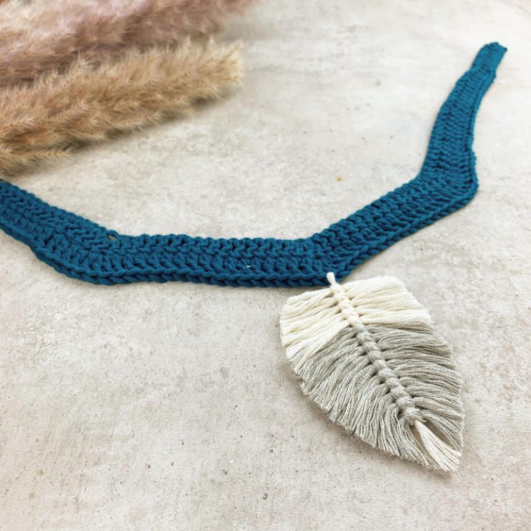 Free crochet pattern DIY Pocahontas necklace TheKnitStitch